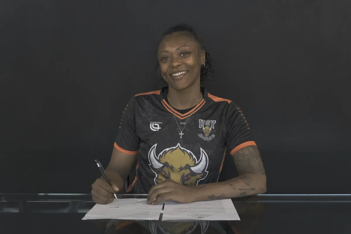 Jocelyn Tayler signe son contrat avec USY Basket